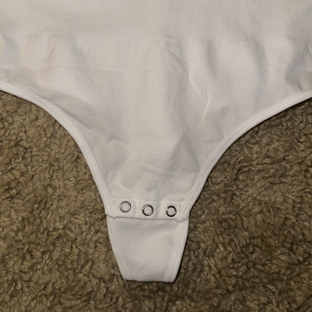 Yummie Ruby Scoop Neck White Bodysuit (L/XL) - Picture 6 of 9